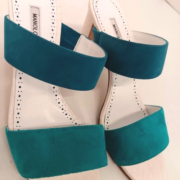 Manolo Blahnik Women's Klaiapla Shoes - EU40/US10 - Picture 5 of 13